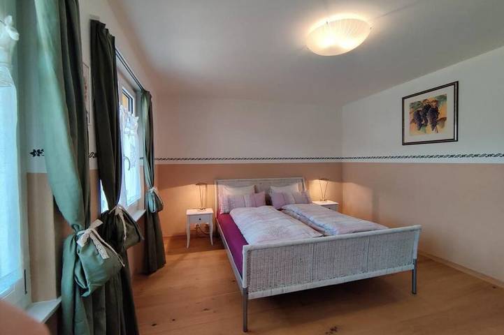 Ganze Wohnung, Chalet Aebnit in Aeschi bei Spiez, Thunersee