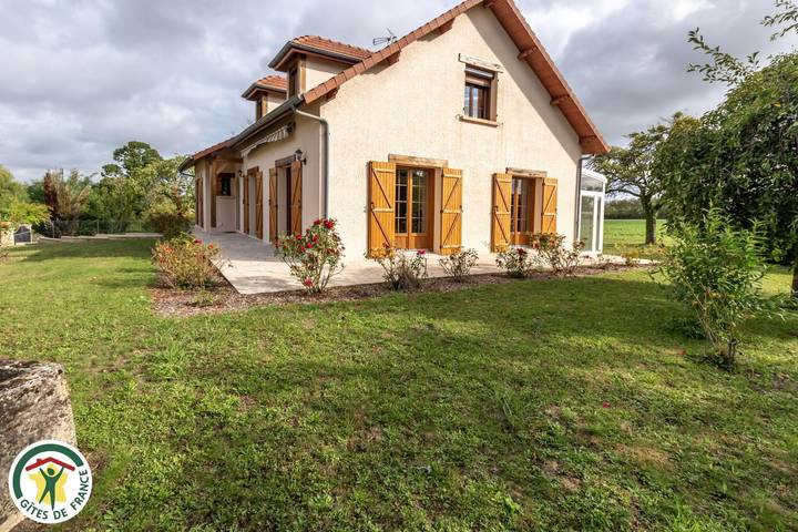 Gîte pour 6 personnes, avec Terrasse et Jardin