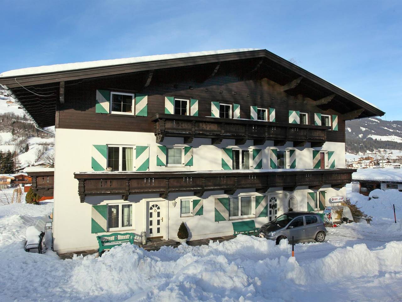 Ganze Ferienwohnung, Appartement Haus Christine - Top 4 / App/Fewo, Toilette und Bad/Dusche getrennt in Brixen im Thale, Kaisergebirge