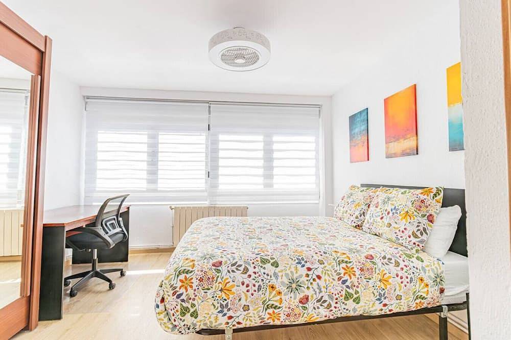 Entire apartment, City Stay with 3 Bedrooms in Saragossa, Saragossa Province