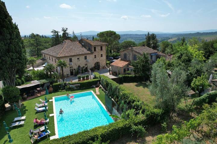 B&b per 5 persone, con panorama e giardino nonché piscina in San Gimignano