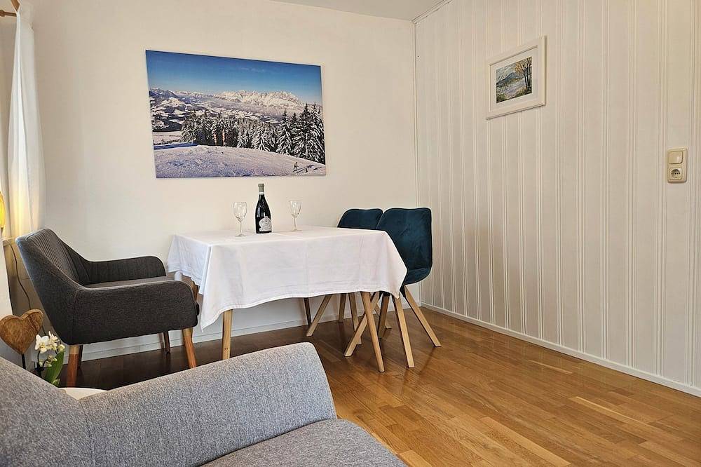 Ferienwohnung Steinplatte, 3-Sterne mit 45 qm, Zuhaus, Balkon in Gollenshausen am Chiemsee, Gstadt am Chiemsee