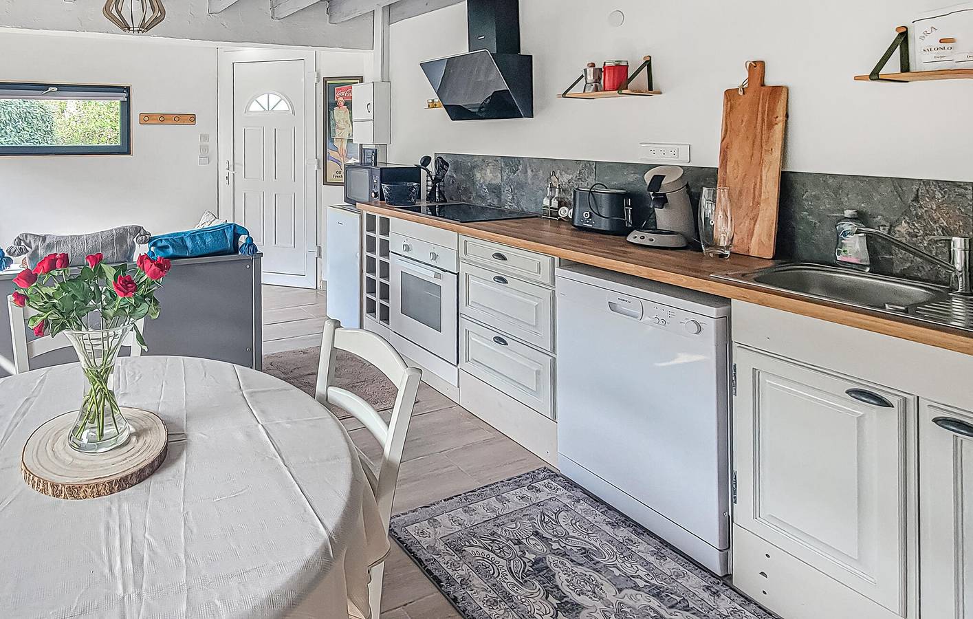 Acogedor apartamento con piscina y jardín, a 900 m de la playa, cerca de restaurantes y del río in Salavas, Gorges de l’Ardèche