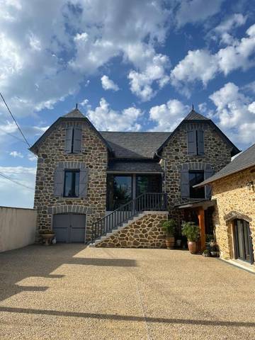 Gîte pour 5 personnes, avec piscine et balcon à Sainte-Féréole