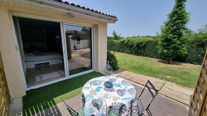 Gîte pour 3 personnes, avec jardin, animaux acceptés à Meauzac