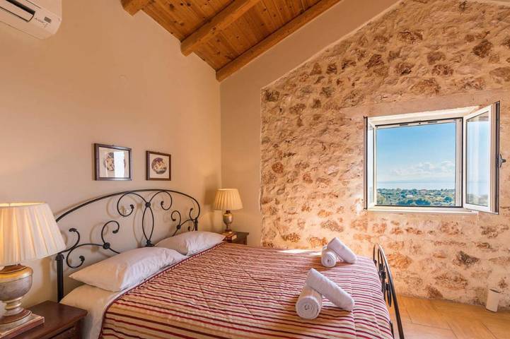 Villa pour 6 personnes, avec jardin ainsi que vue et piscine, animaux acceptés dans Skala - 2