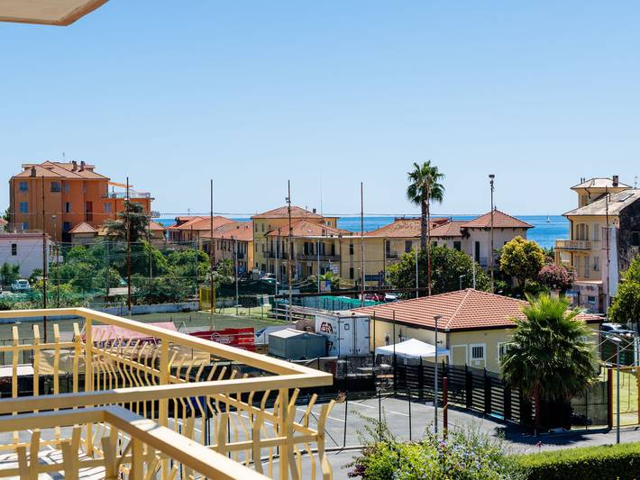 Appartamento per 5 persone, con balcone a Riva Ligure