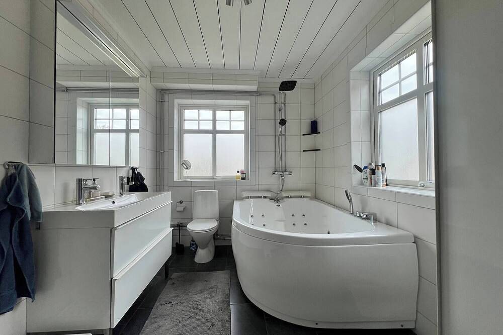 Luxuriöse Villa am See in Tällberg mit eigener Sauna und Bootsanleger in Leksand, Siljansee