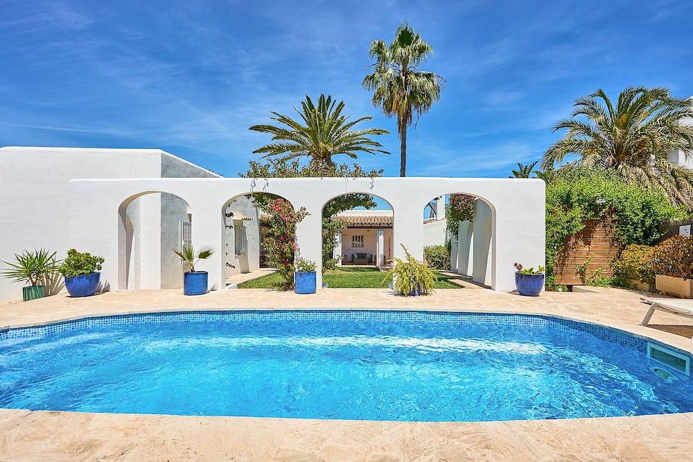 Ibizenkische Villa mit privatem Pool in der Nähe des Yachthafens in Cala d'Or, Santanyí