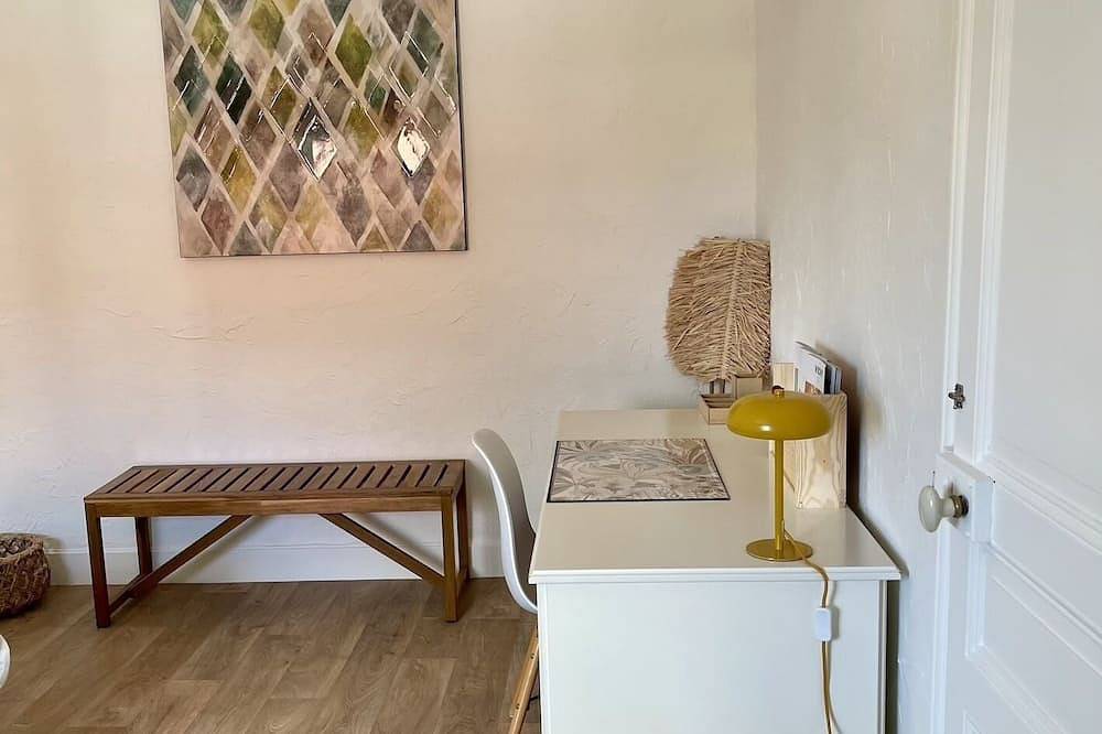 Entire apartment, Apartment-Comfort-Ensuite with Bath in Vichy, Vichy region