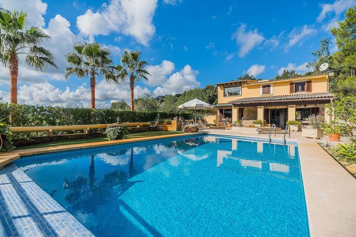 Finca für Gruppen für 4 Personen, mit Garten in Pollença