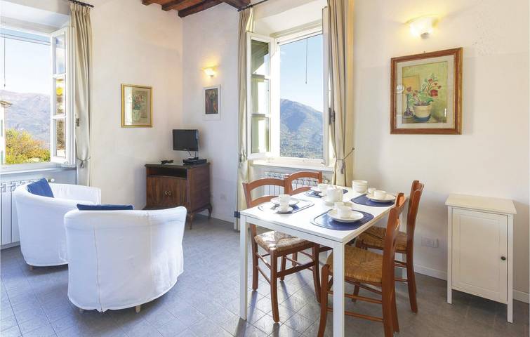Appartement de vacances entier, Appartement au bord de la piscine à Camaiore, Italie in Camaiore, Riviera Italienne