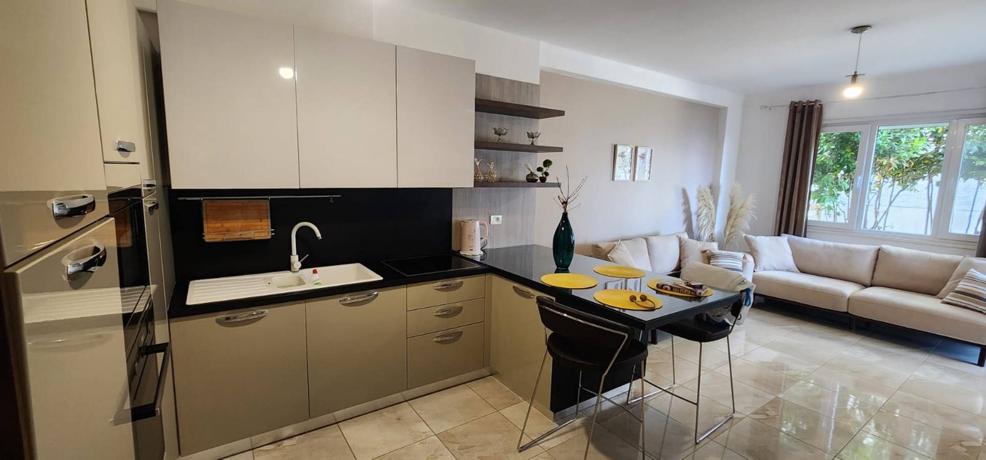 Apartamento vacacional entero, Apartamento de vacaciones para 2 personas con vistas al mar in Sarandë, Vlorë