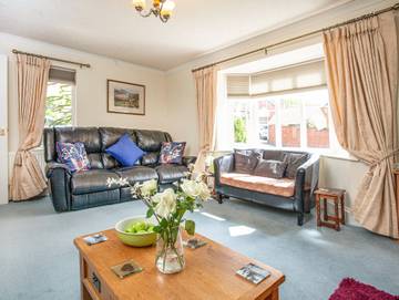 Holiday Rental for 8 People in Teignmouth, Devon, Photo 2