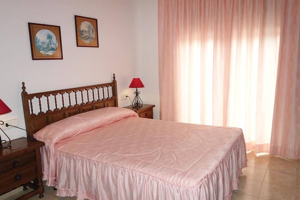 Villa independiente para 10 personas, piscina privada ubicada en Miami Playa in Miami Platja, Montroig