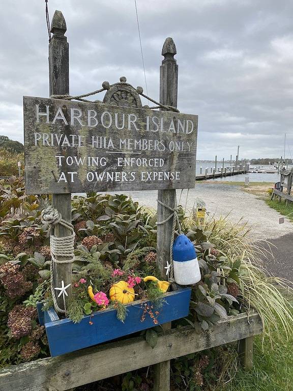 Private home, short walk to Harbour Island beach! Central A/C, family friendly! in Narragansett, Washington County (RI)