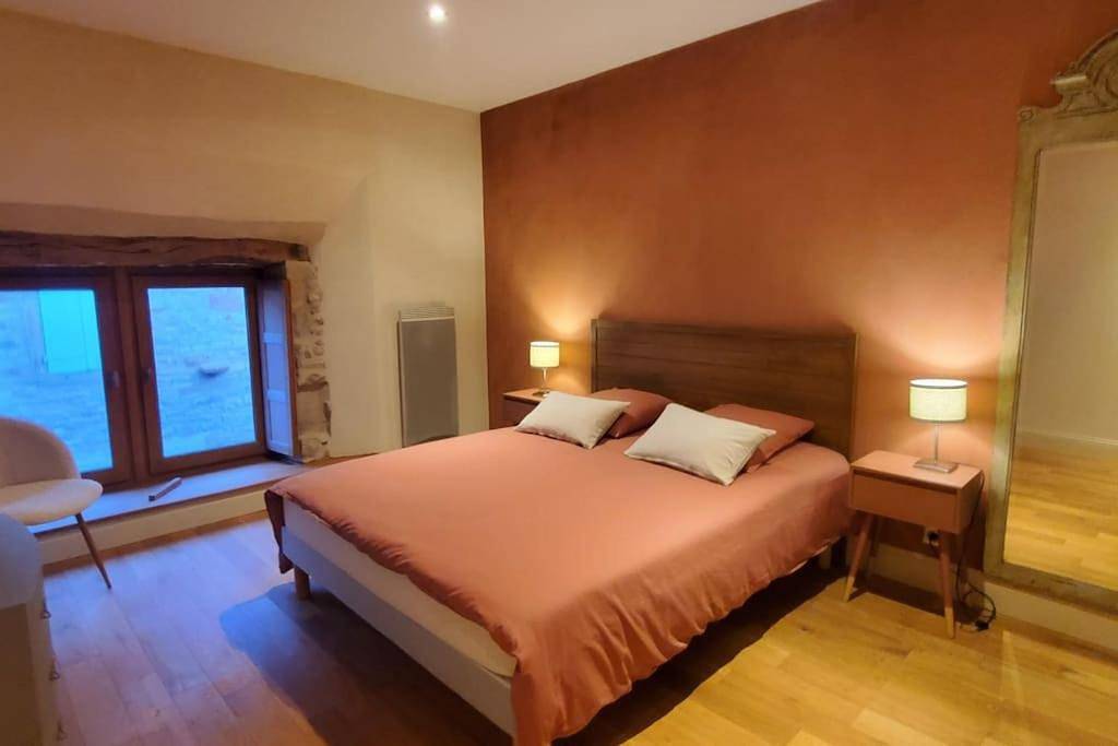 Two-Bedroom House in Cluny, Région de Mâcon