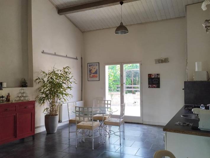 Location de vacances pour 4 personnes, avec jardin ainsi que vue et terrasse à Lamothe-Montravel - 4