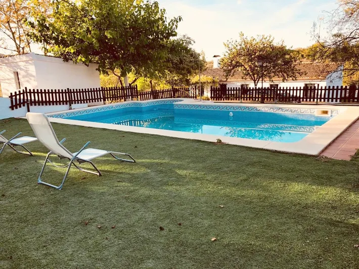 Casa de vacaciones para 14 personas, con vistas además de piscina y jardín, Se admiten mascotas - 1