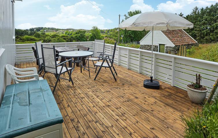 Ferienhaus für 9 Personen mit Terrasse in Bokn
