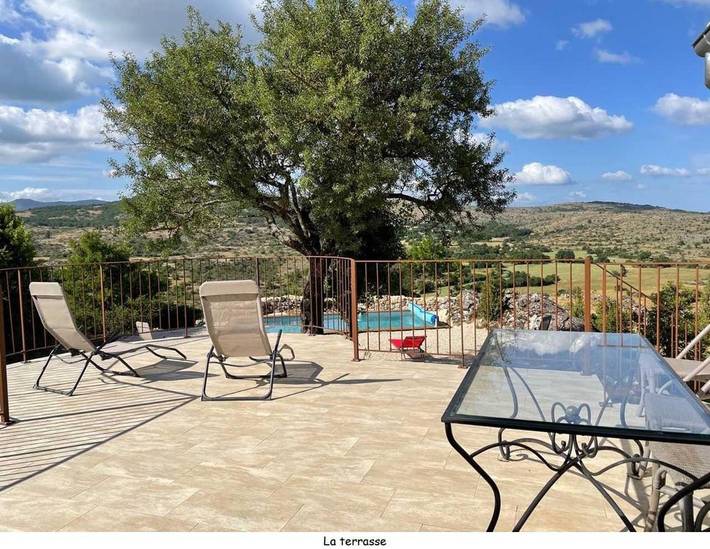 Location de vacances pour 6 personnes, avec piscine ainsi que terrasse et vue à Blandas - 3