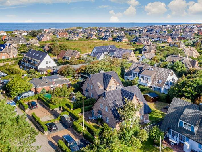 Landhaus Sölring Neest - Ein Traum von Raum. Auf über 145m² Nutzfläche erwartet Sie sehr viel Raum. in Wenningstedt, Sylt