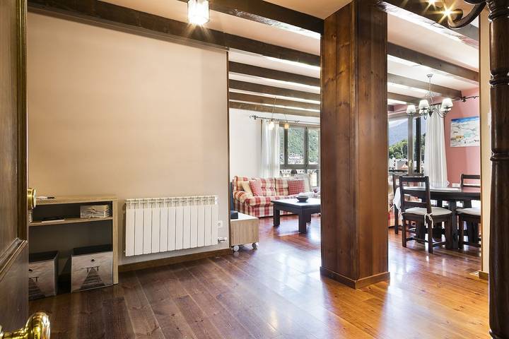 Ganze Wohnung, Ferienwohnung für 5 Personen mit Balkon in Betren, Vielha e Mijaran