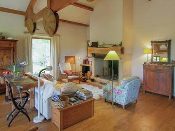 Gîte pour 6 personnes, avec jardin et terrasse, animaux acceptés à Bouzic
