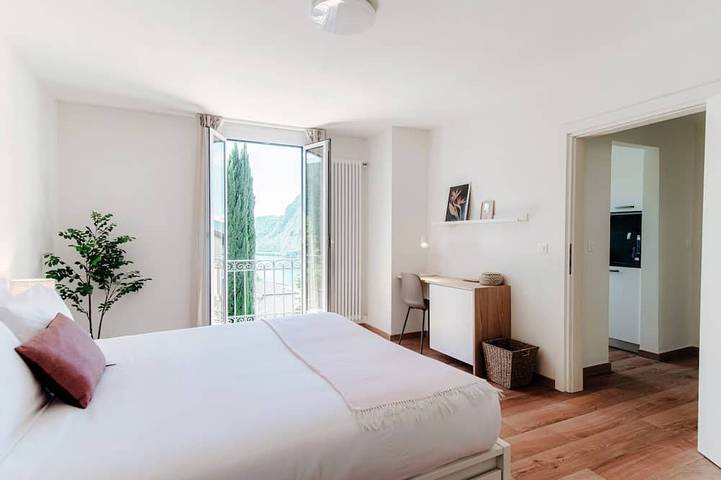 Ganze Wohnung, Schönes Zwei-Zimmer-Apartment mit Balkon und Seeblick (Dream Lake 3) in Lugano, Luganersee