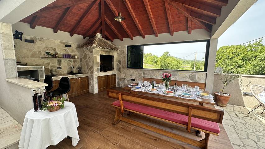 Villa Ivona Oslje by Villas Guide in Dubrovnik-Neretva