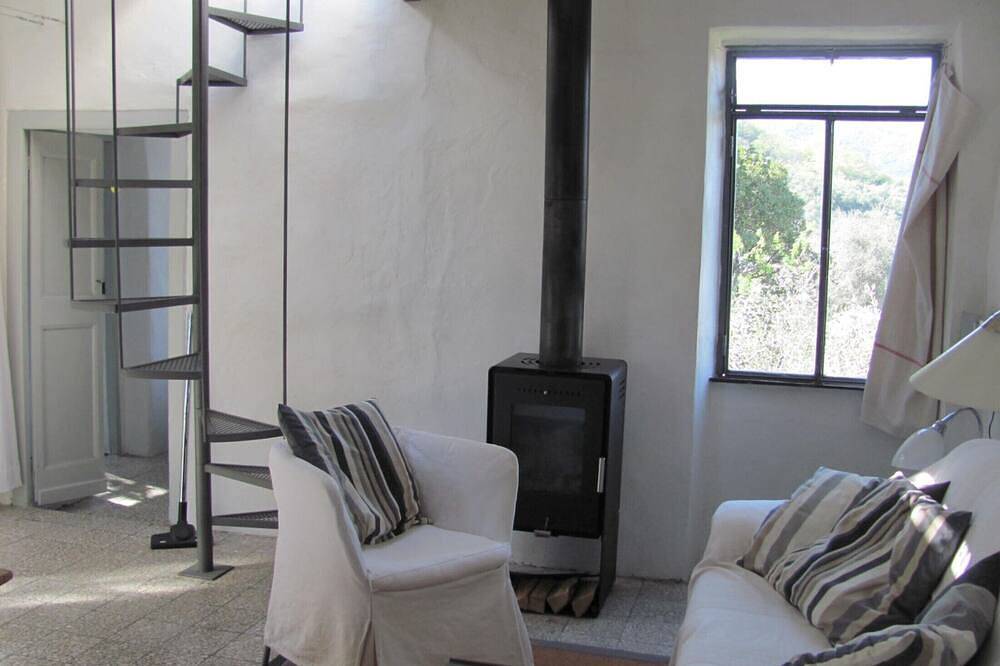 Romantic apartment in the olive grove (1,000 sqm) - Parking space on the property in Trincheri, Dolcedo Gemeinde