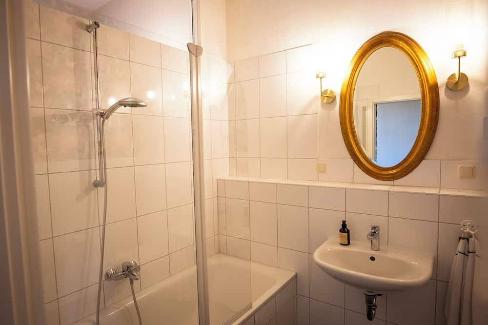 Ganze Wohnung, Gemütliche Ferienwohnung für bis zu 4 Personen im Erdgeschoss eines Gutshauses in Brüel, Ludwigslust-Parchim