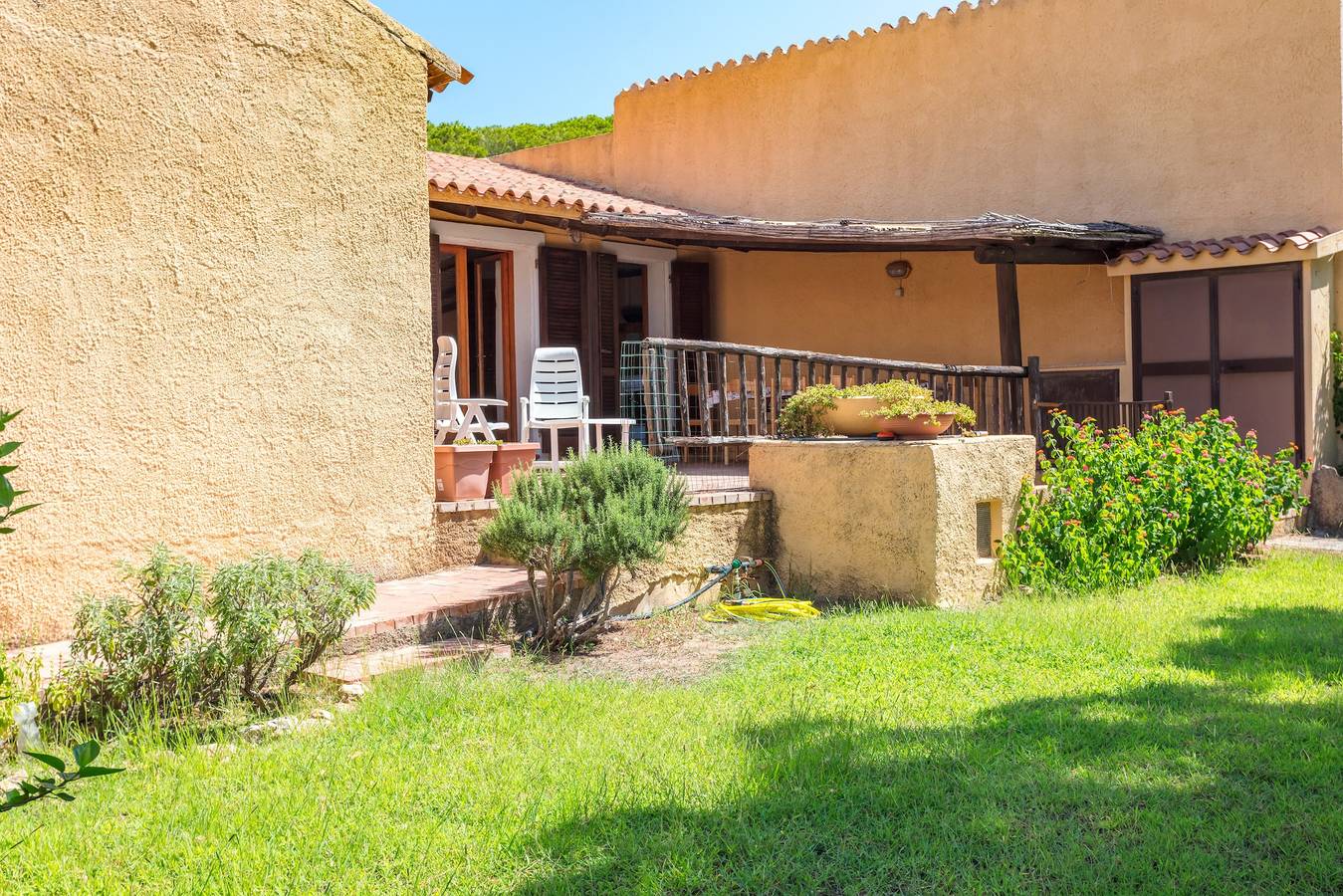Maison de vacances située au calme, avec vue sur la mer, jardin et terrasse. in Baja Sardinia, Arzachena