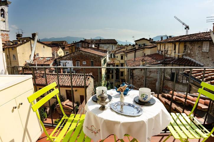 Holiday apartment for 6 people, with balcony in Lucca