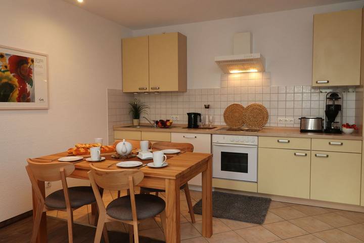 Ferienwohnung für 4 Personen, mit Balkon in Wustrow - 2