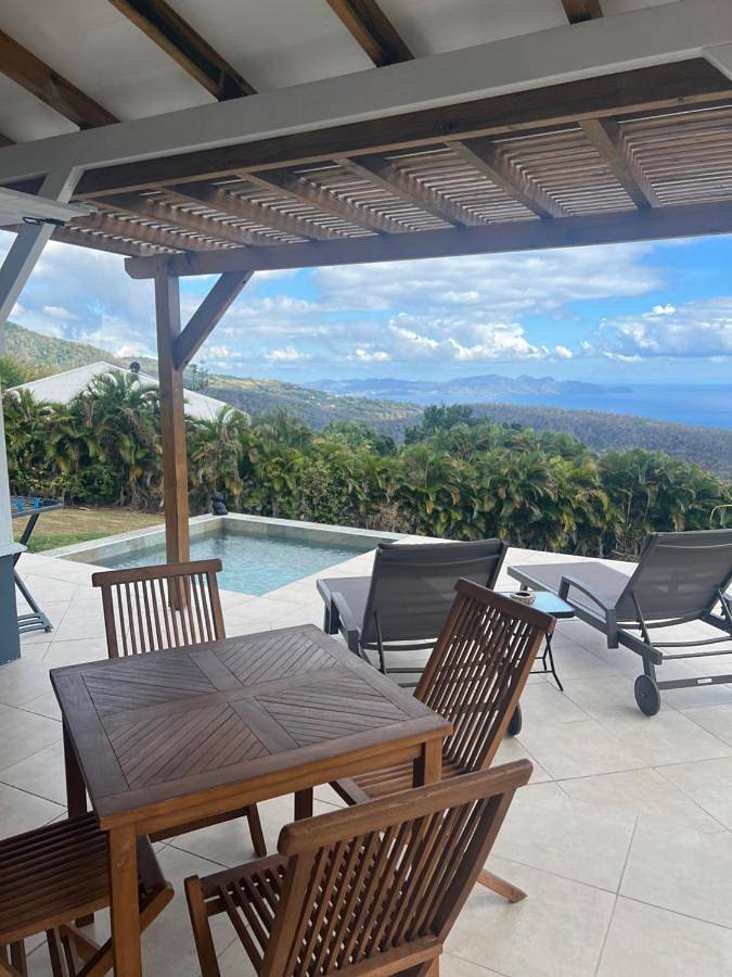 Location de vacances pour 2 personnes, avec piscine ainsi que jardin et vue dans Bellefontaine (Martinique) - 2