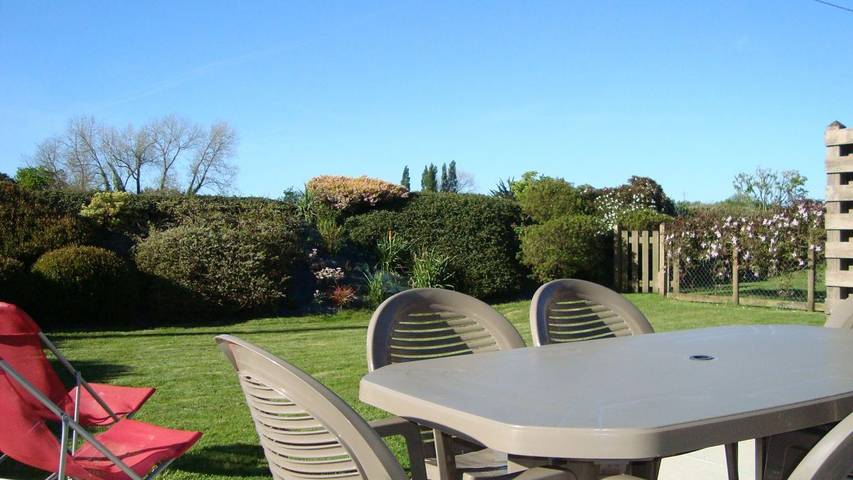 Maison de vacances pour 2 personnes, avec terrasse et jardin à Langoat