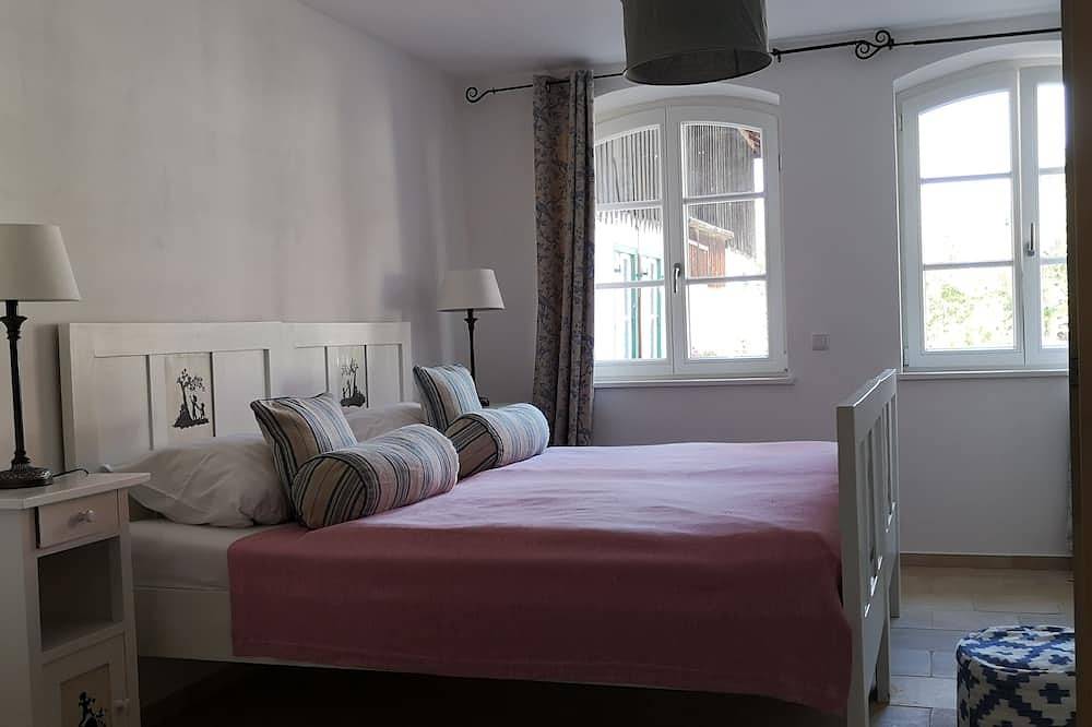 Entire apartment, Manor vacation apartment near the lake in Dießen am Ammersee, Ammersee