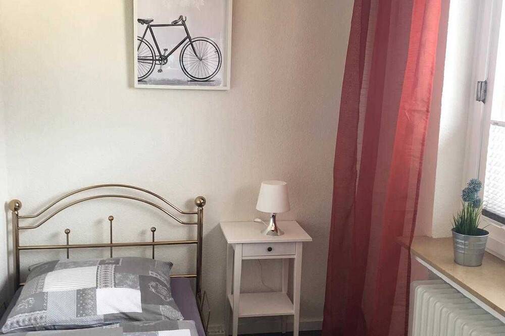 Ganze Wohnung, 149 Fewo Sam, 4 Sz, nur 2 km zum Südstrand, citynah - 149 Fewo Sam, Balkon, 4 Sz in Wilhelmshaven, Südliche Nordseeküste