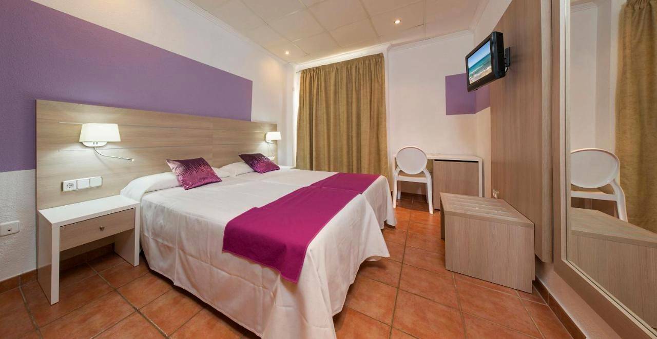 Hostal Adelino in Ocean Beach Ibiza, Sant Antoni de Portmany