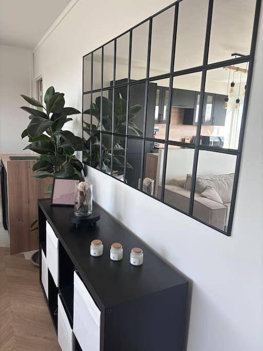Appartement entier, One-Bedroom Apartment in Maurepas, Yvelines