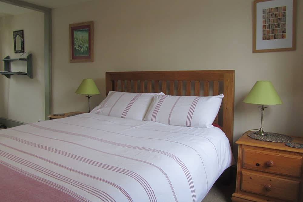 Beautifully renovated cosy house in the historic market town of Totnes, S Devon in Totnes, Devon