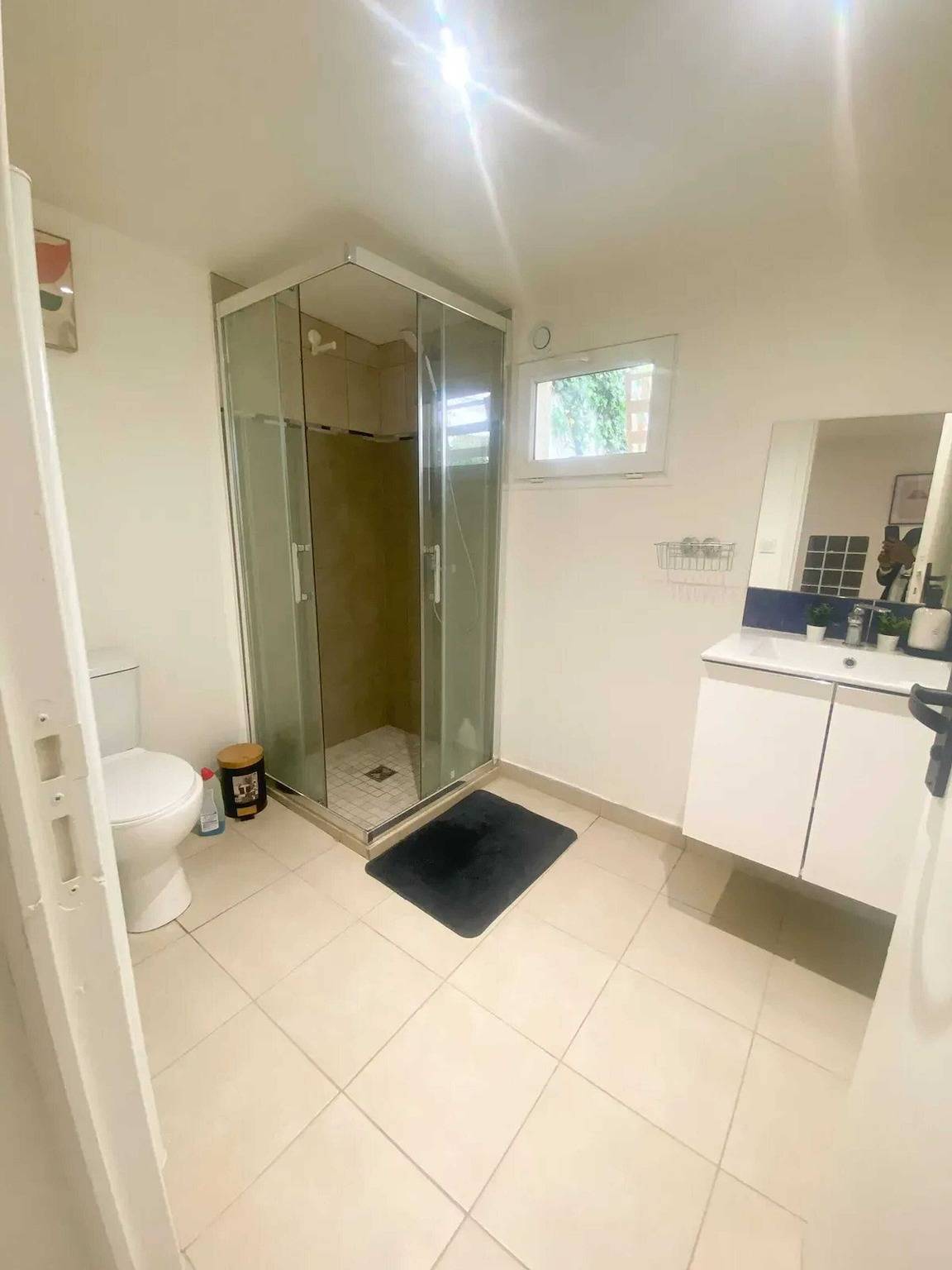 Appartement entier, Appartement cosy à Arnouville - 34 m² avec vue jardin in Val-d'Oise