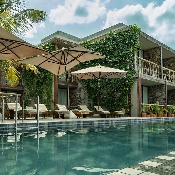 Hôtel pour 2 personnes, avec jardin et vue ainsi que balcon et piscine