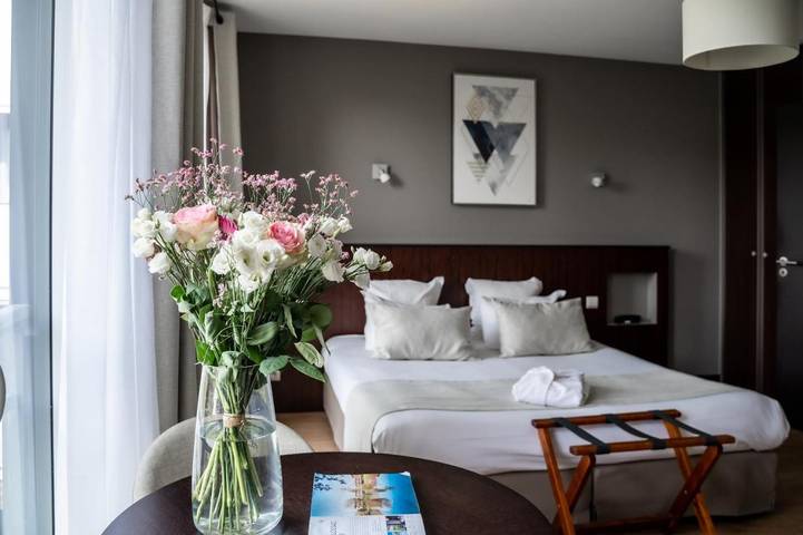 Hôtel pour 6 personnes, avec jardin et sauna à Bruz - 4