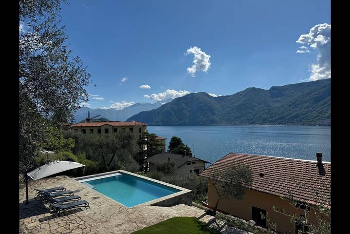 Ferienwohnung für 10 Personen, mit Seeblick und Pool sowie Garten