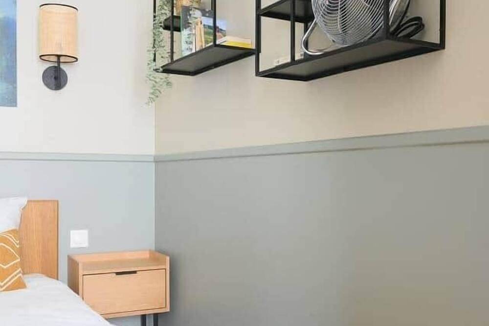 Entire apartment, Le Coeur de Milly, downtown in Milly-la-Forêt, Parc naturel régional du Gâtinais français