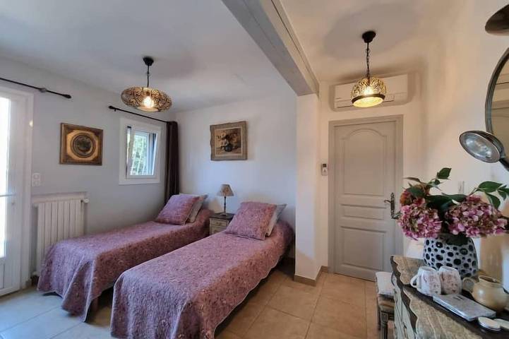 Location de vacances pour 6 personnes, avec piscine ainsi que balcon et jardin à Morières-lès-Avignon - 2
