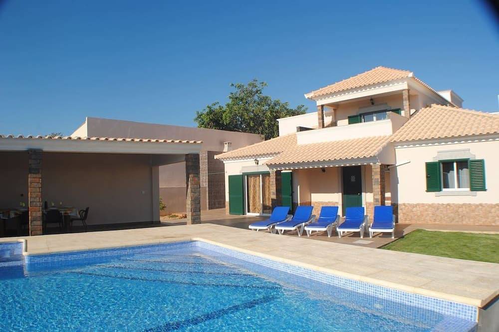 Villa with private pool. Rural area. in Estoi, Faro