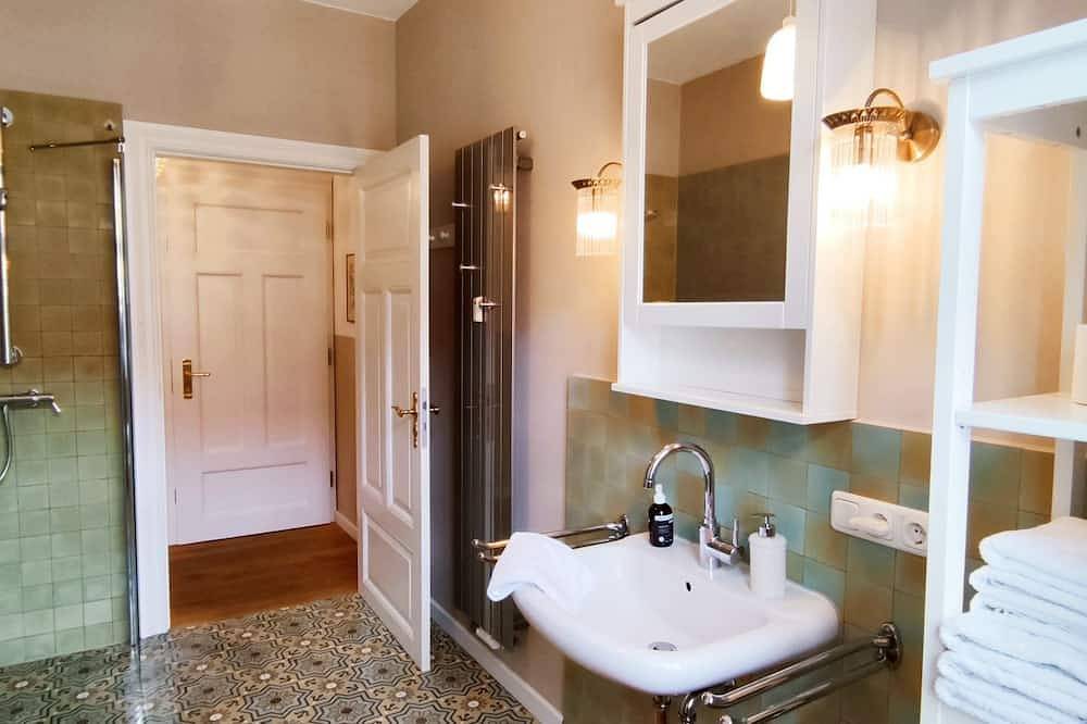 Ganze Wohnung, Schloss-und Seeblick Apartment in Rheinsberger See, Rheinsberg